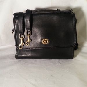 Beautiful Vintage Coach Court 9870 Black!